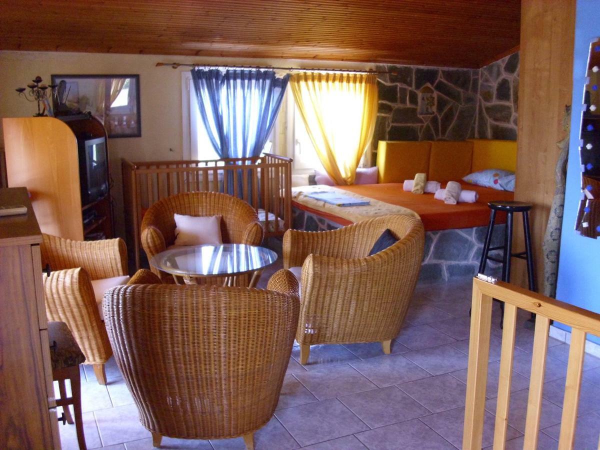 Villa Julia Nea Plagia Luaran gambar